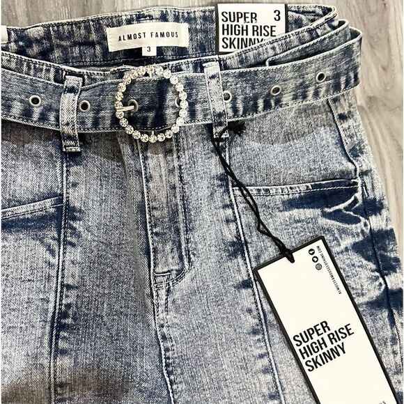 ALMOST FAMOUS JEANS SIZE 3 - Picture 3 of 8